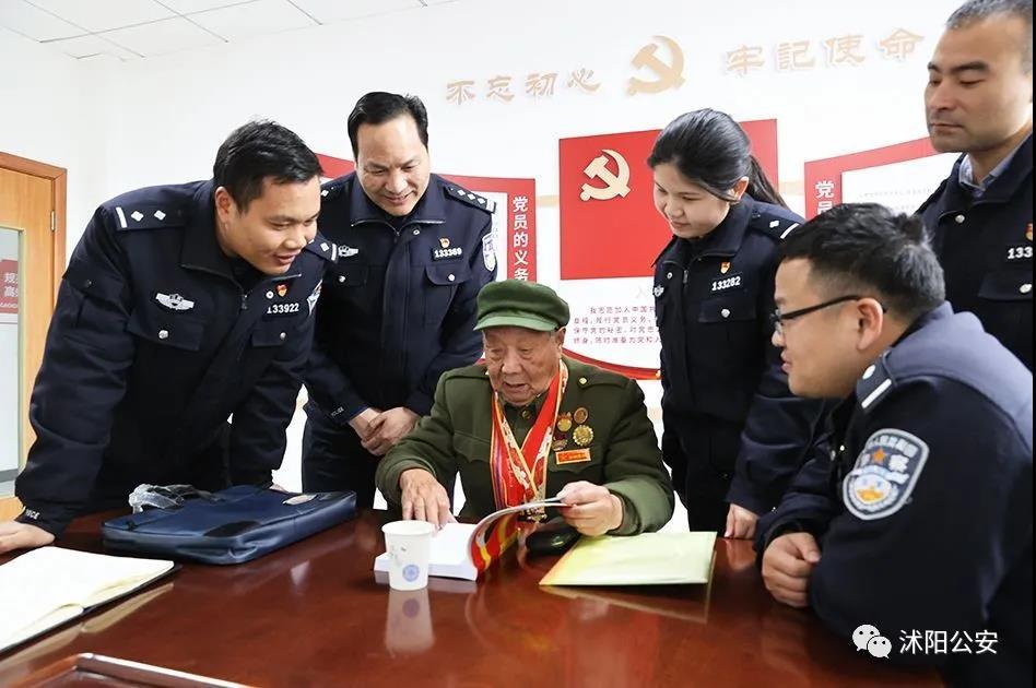 金杯多少钱,金杯的价格解析，多重因素影响下的价值波动